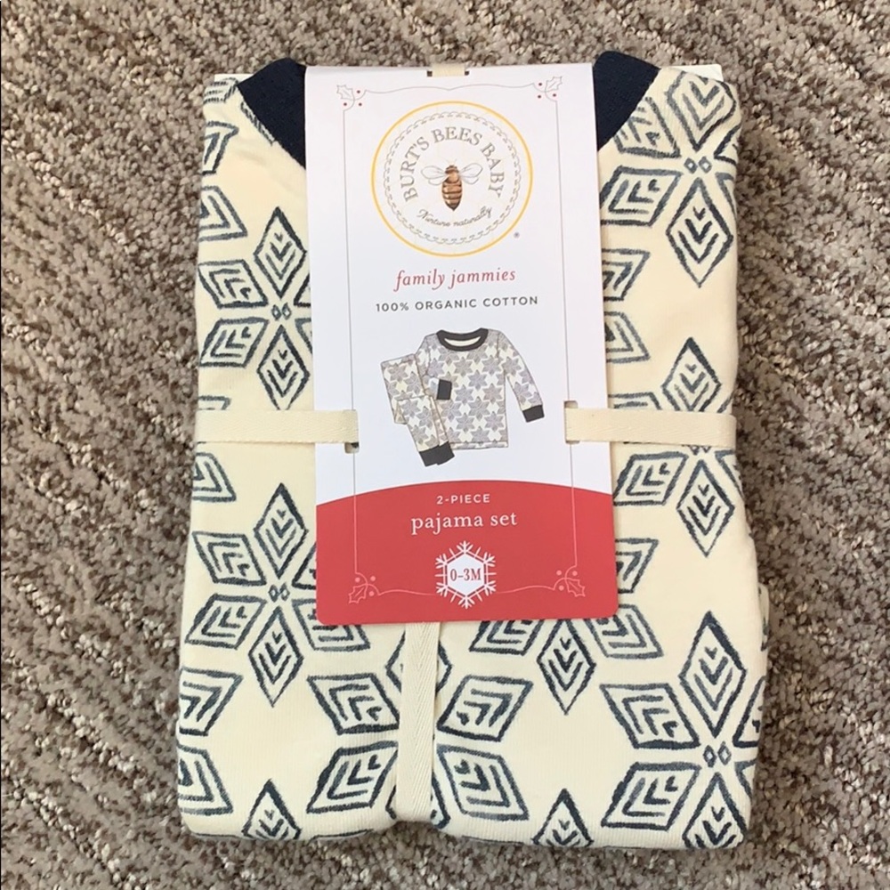 Burts Bee’s Baby Family Pajamas - Snowflake